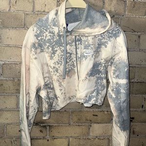 Nike tie dye crop sweatshirt! Medium and so cute!!! Love this! Worn 2 times!